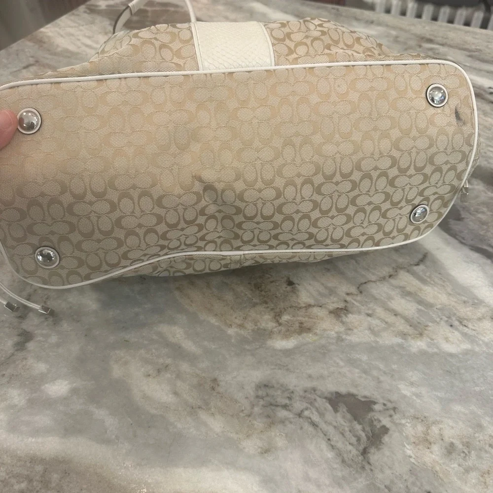 Gorgeous EUC limited edition Coach white leather and canvas